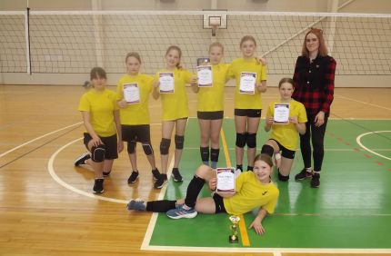 Jēkabpils 2.vidusskola pārliecinoši uzvar abās grupās