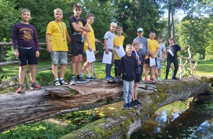 Volejbolistiem, trenera Aivja Kokina vadībā, nometne Zasā