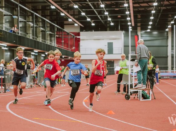 Sportland U10 un U12 sacensību mirkļi no LVS arhīva
