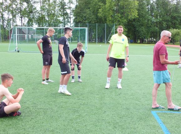 Fotomirkļi no kontrolnormatīvu pārbaudījumiem