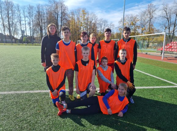 Skolu sports_futbols mazo skolu grupā_19.10.2021.