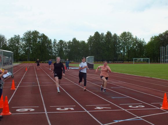 Fotomirkļi no kontrolnormatīvu pārbaudījumiem