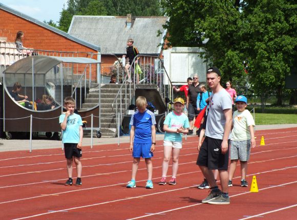 Fotomirkļi no kontrolnormatīvu pārbaudījumiem