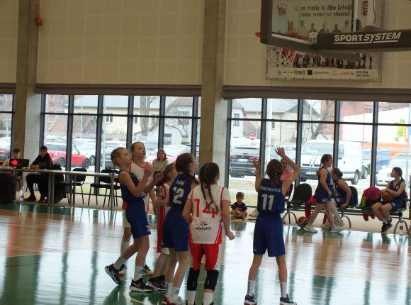 LJBL MINI Balcia kauss U10 vecuma grupām