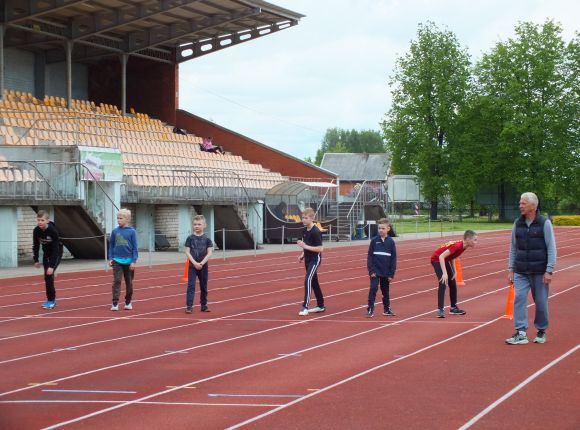 Fotomirkļi no kontrolnormatīvu pārbaudījumiem