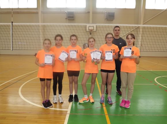 Jēkabpils 2.vidusskola pārliecinoši uzvar abās grupās