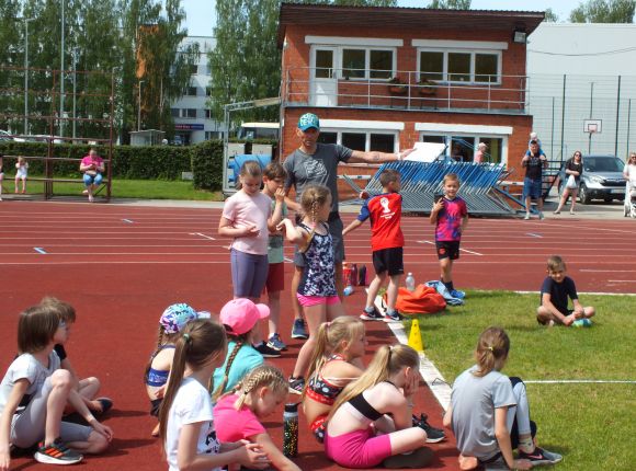 Fotomirkļi no kontrolnormatīvu pārbaudījumiem