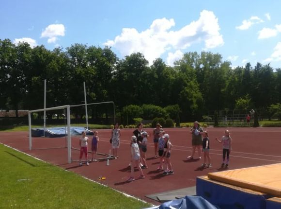 Kontrolnormatīvi handbola nodaļas audzēknēm