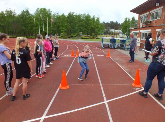 Fotomirkļi no kontrolnormatīvu pārbaudījumiem