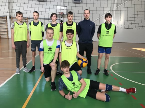 Ābeļu pamatskola uzvar abās grupās