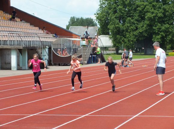 Kontrolnormatīvi vieglatlētikas nodaļas audzēkņiem