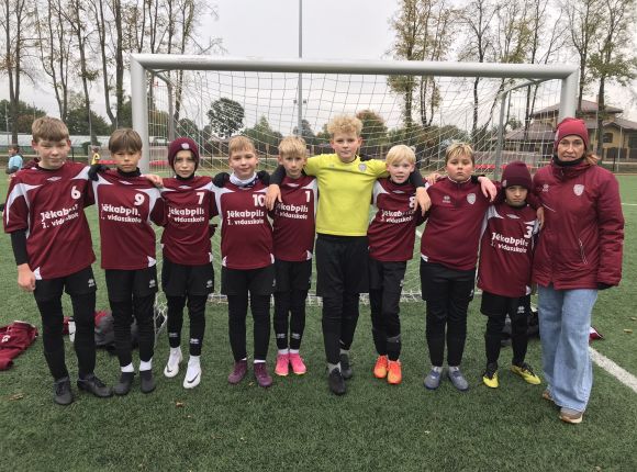 Uzvaras izcīna Jēkabpils 2.vidusskolas un Jēkabpils 3.vidusskolas futbolisti