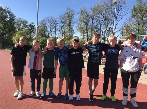 Mazo skolu futbolisti uzsāk cīņas