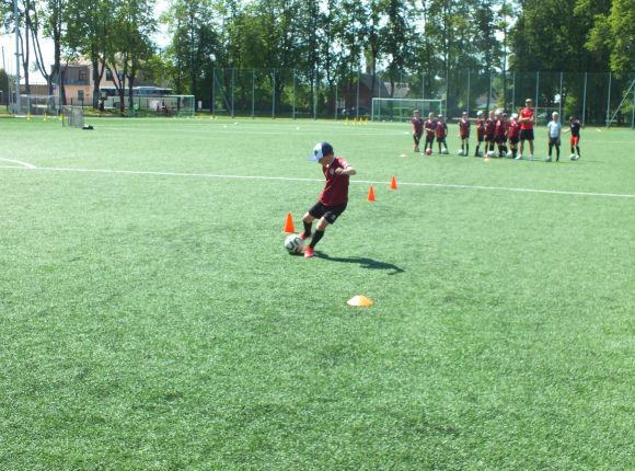 Kontrolnormatīvi futbola nodaļas audzēkņiem