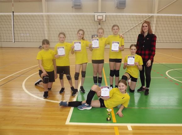 Jēkabpils 2.vidusskola pārliecinoši uzvar abās grupās