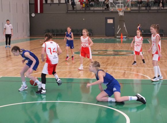 LJBL MINI Balcia kauss U10 vecuma grupām