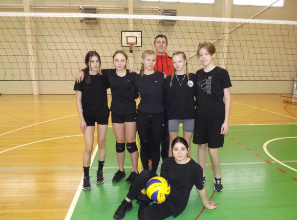 Jēkabpils Valsts ģimnāzijas uzvaras skolu volejbolā