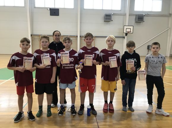 Noslēdzas skolu sacensības basketbolā