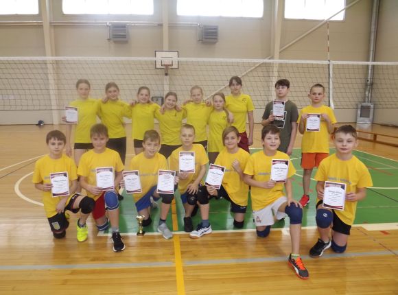 Jēkabpils 2.vidusskola pārliecinoši uzvar abās grupās