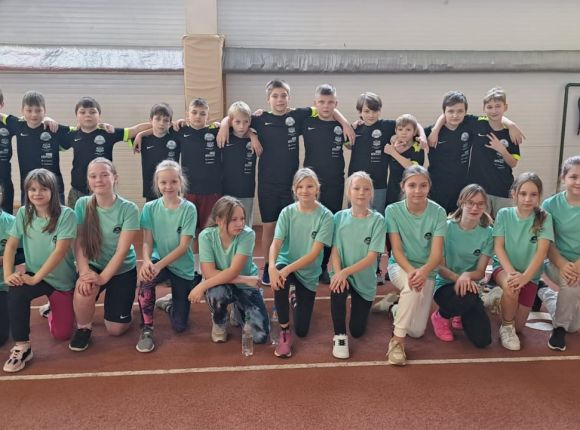 Tautas bumba lielo skolu grupā