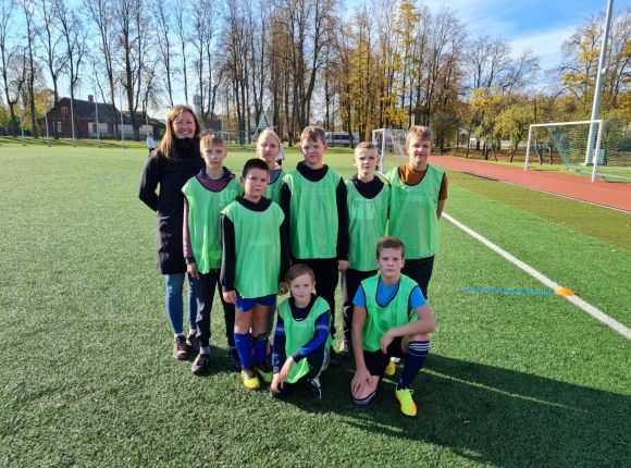 Skolu sports_futbols mazo skolu grupā_19.10.2021.