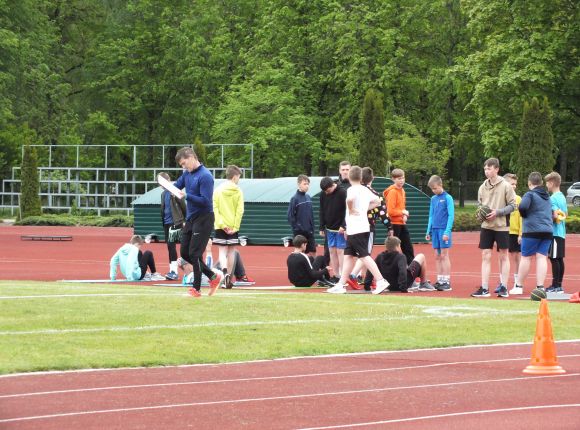 Fotomirkļi no kontrolnormatīvu pārbaudījumiem