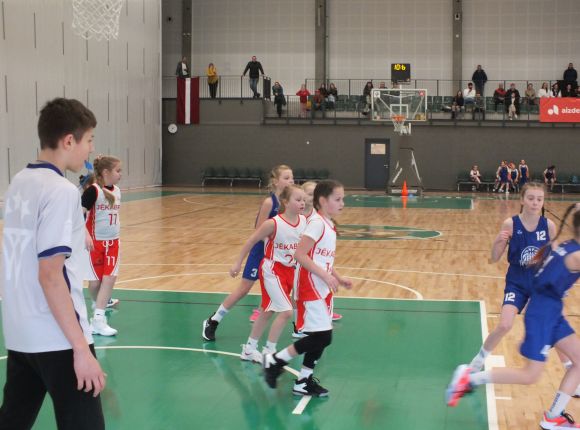 LJBL MINI Balcia kauss U10 vecuma grupām