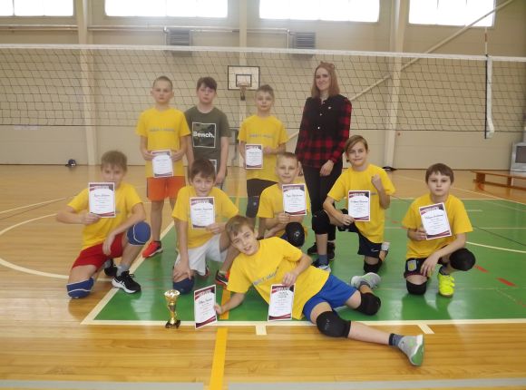 Jēkabpils 2.vidusskola pārliecinoši uzvar abās grupās