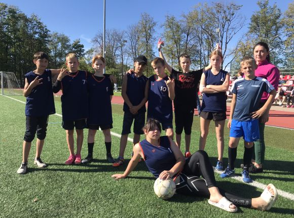 Mazo skolu futbolisti uzsāk cīņas