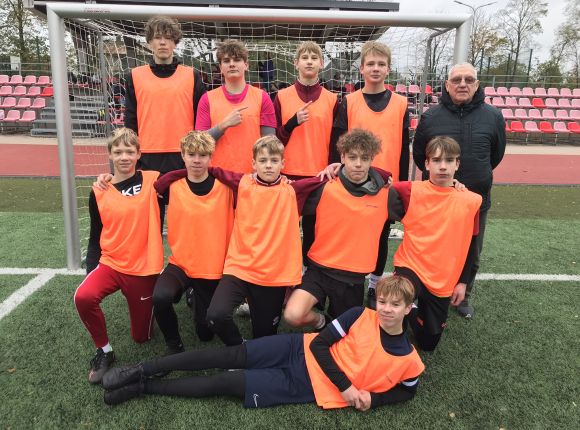 Uzvaras izcīna Jēkabpils 2.vidusskolas un Jēkabpils 3.vidusskolas futbolisti