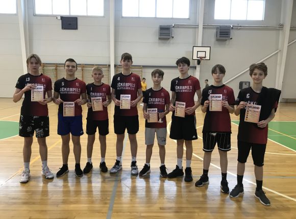 Noslēdzas skolu sacensības basketbolā