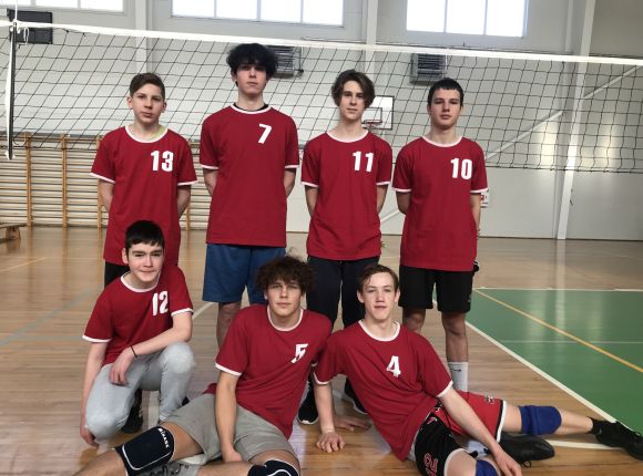Ābeļu pamatskola uzvar abās grupās