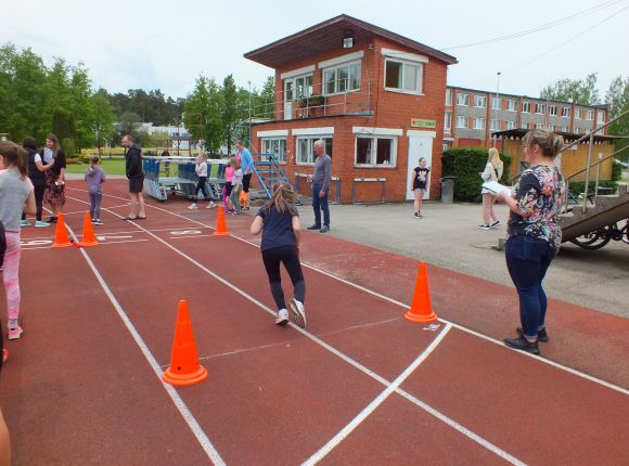 Fotomirkļi no kontrolnormatīvu pārbaudījumiem