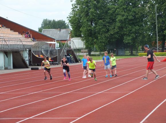 Kontrolnormatīvi vieglatlētikas nodaļas audzēkņiem
