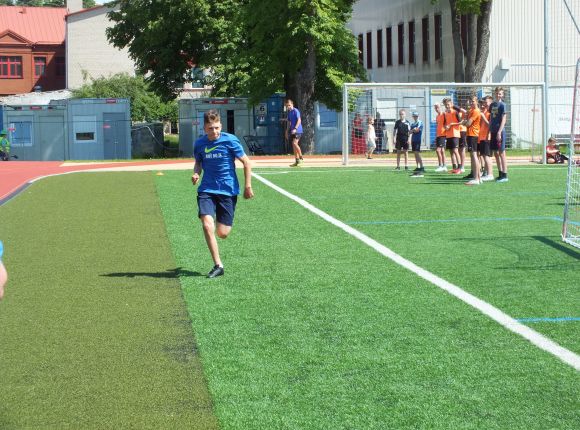 Kontrolnormatīvi futbola nodaļas audzēkņiem