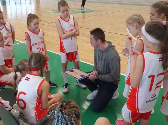 LJBL MINI Balcia kauss U10 vecuma grupām