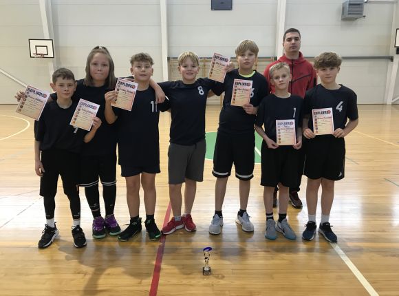 Noslēdzas skolu sacensības basketbolā