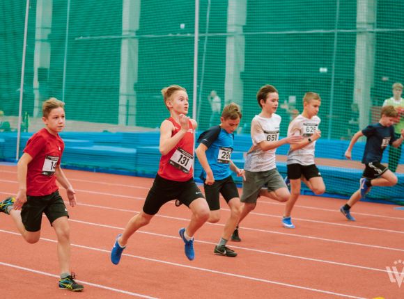 Sportland U10 un U12 sacensību mirkļi no LVS arhīva