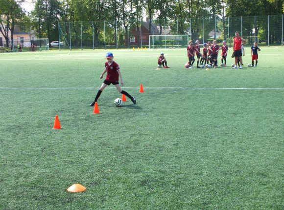 Kontrolnormatīvi futbola nodaļas audzēkņiem