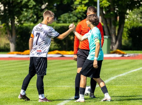 Latvijas Jaunatnes futbola čempionāta komandas