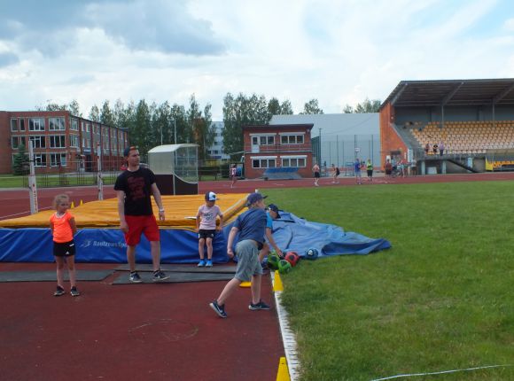 Kontrolnormatīvi vieglatlētikas nodaļas audzēkņiem