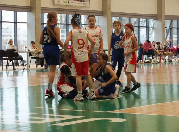 LJBL MINI Balcia kauss U10 vecuma grupām