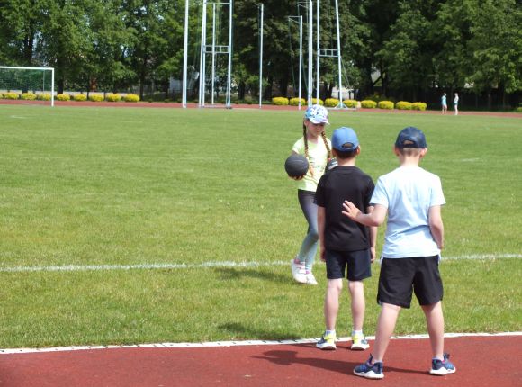 Fotomirkļi no kontrolnormatīvu pārbaudījumiem