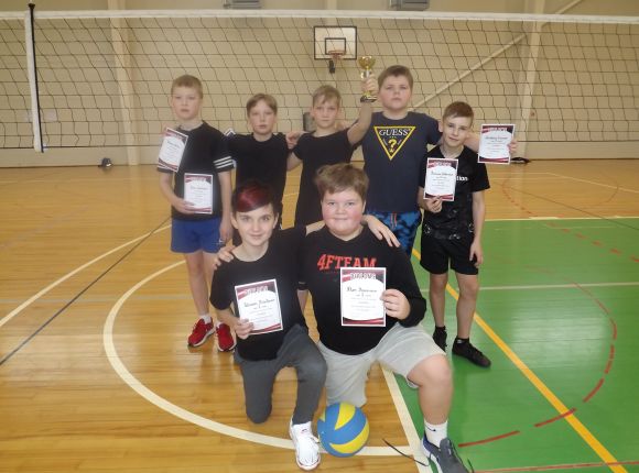 Jēkabpils 2.vidusskola pārliecinoši uzvar abās grupās
