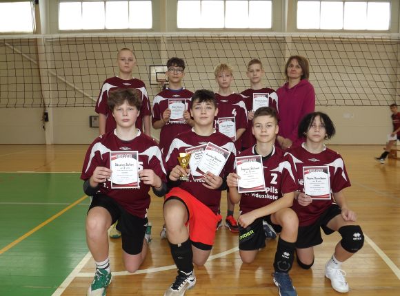 2010.-2011.gadā dzimušie zēni un meitenes tiekas volejbola cīņās