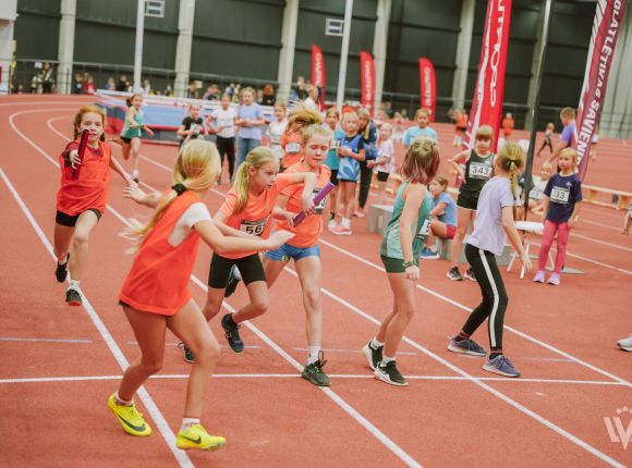 Sportland U10 un U12 sacensību mirkļi no LVS arhīva
