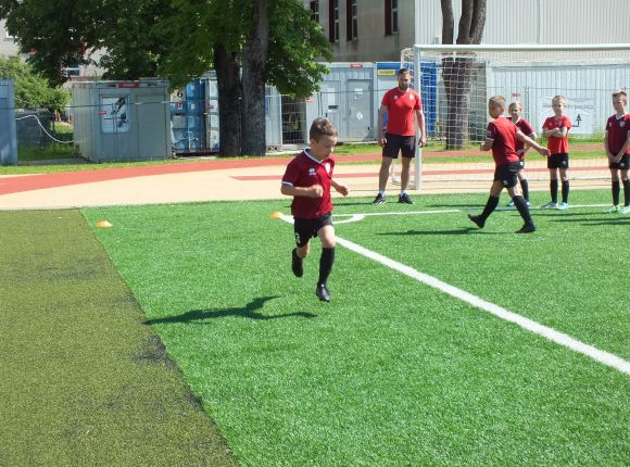 Kontrolnormatīvi futbola nodaļas audzēkņiem