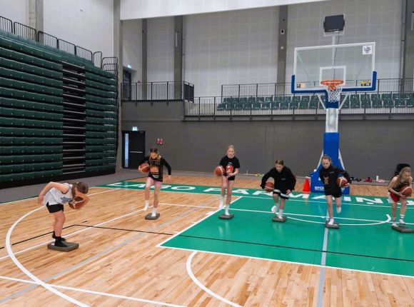 Projekta ietvaros iegādāts basketbola inventārs