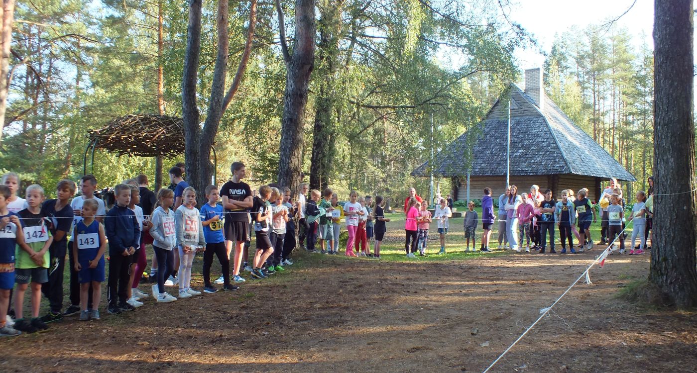 Skolu sporta sacensības rudens krosā