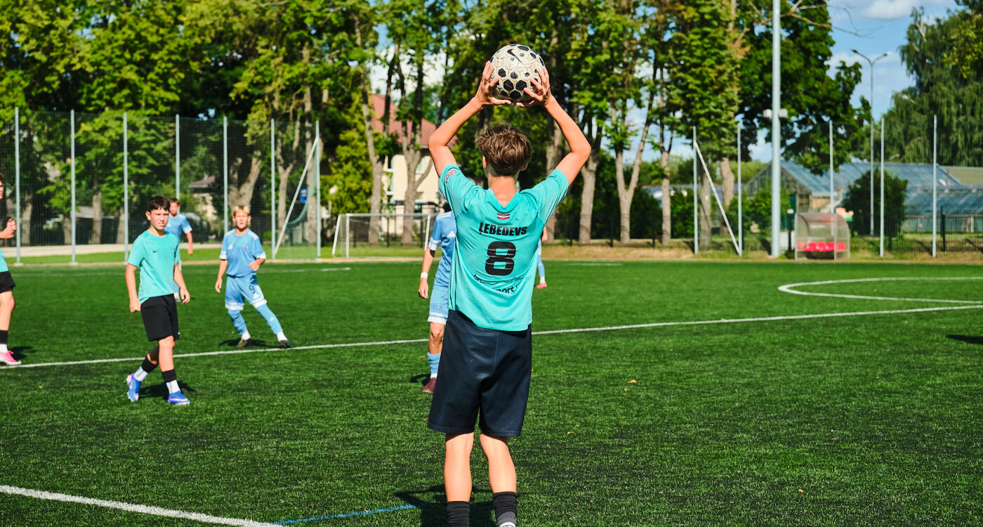 Latvijas Jaunatnes futbola čempionātā atlikušas divas spēles
